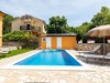 Ude