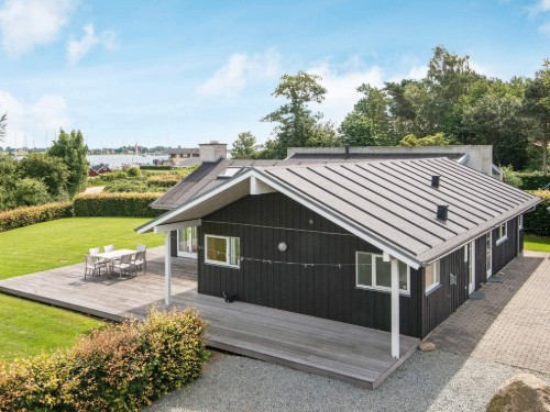 Emne nr.: 090-67722