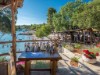 Ude