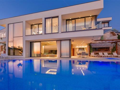 Emne nr.: 133-CLD046