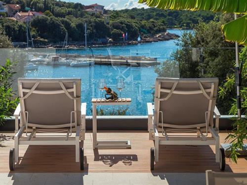 Emne nr.: 133-CLI389