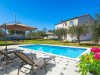 Ude